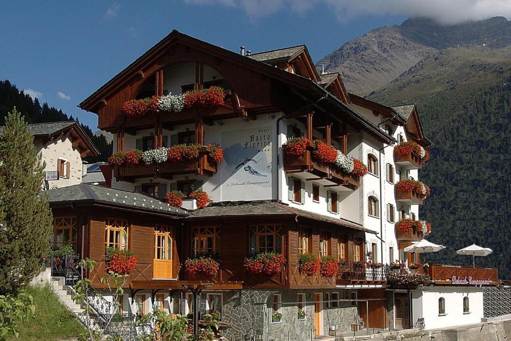 Hotel Baita Fiorita Santa Caterina di Valfurva Exterior foto